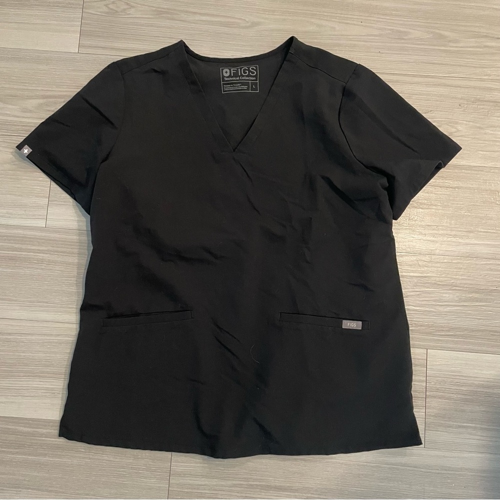 FIGS Casma Three Pocket Scrub Top Black